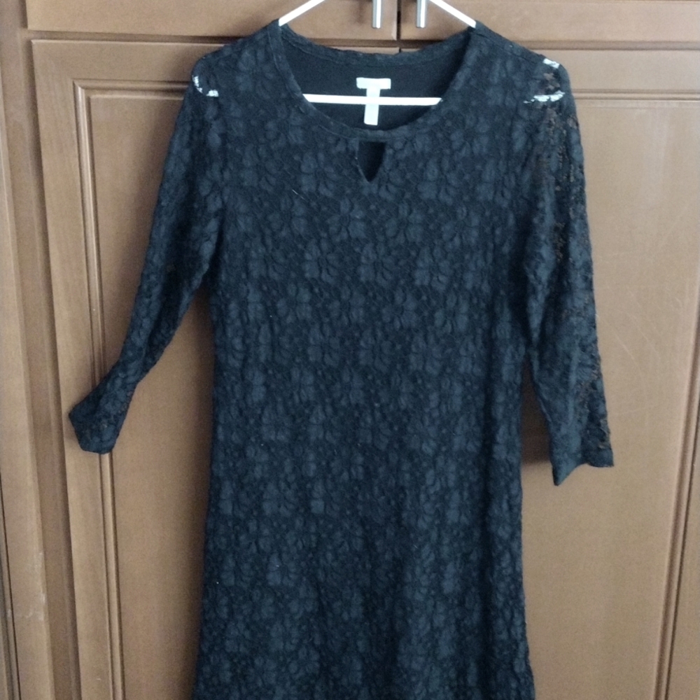 Lace mid sleeve dress